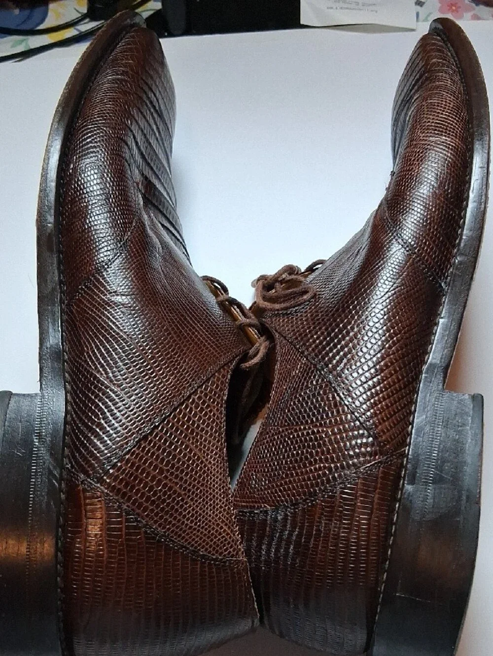 Mezlan Brown Lizard-Embossed Leather Derby Shoes